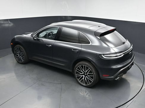 Used 2025 Porsche Macan AWD/4WD image 17