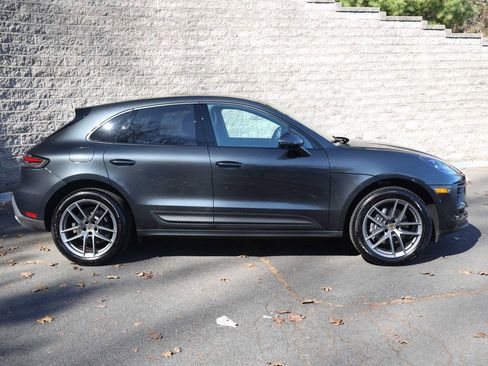 Used 2025 Porsche Macan image 4