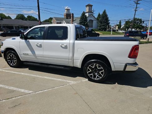 Used 2025 RAM 1500 Laramie AWD/4WD image 13