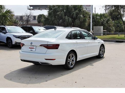Used 2021 Volkswagen Jetta R-Line w/ R-Line Cold Weather Package image 6