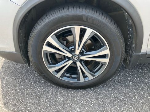 Used 2018 Nissan Rogue SL w/ Premium Package AWD/4WD image 29