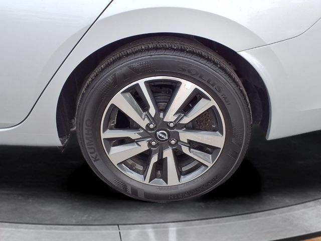 Used 2025 Nissan Versa SV FWD image 17