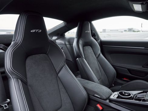 Used 2025 Porsche 911 GT3 w/ Chrono Package image 39