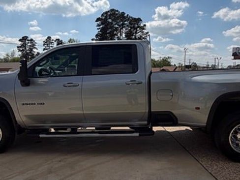 New 2026 Chevrolet Silverado 3500 LT AWD/4WD image 4