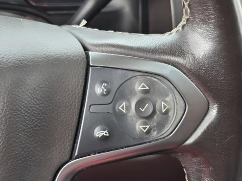 Used 2019 Chevrolet Suburban LT image 25