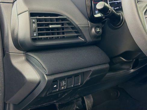 Used 2025 Subaru Legacy Premium image 11