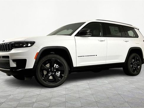 New 2025 Jeep Grand Cherokee L Altitude image 1