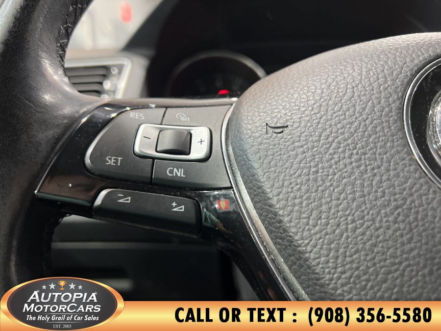 Used 2017 Volkswagen Passat 1.8T R-Line FWD image 27