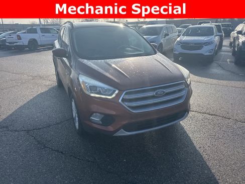 Used 2017 Ford Escape SE w/ Equipment Group 201A image 6