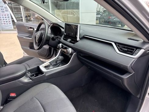 Used 2025 Toyota RAV4 XLE image 29