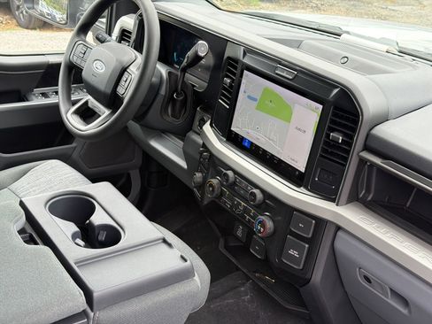 New 2026 Ford F250 XLT w/ XLT Premium Package AWD/4WD image 9