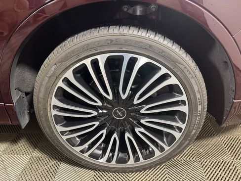 Certified 2023 Lincoln Aviator Black Label w/ Dynamic Handling Package AWD/4WD image 39