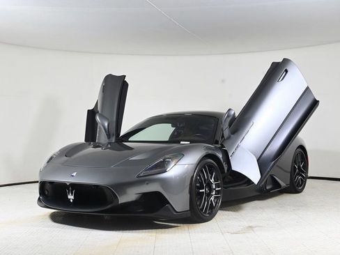 Used 2022 Maserati MC20 Coupe image 28