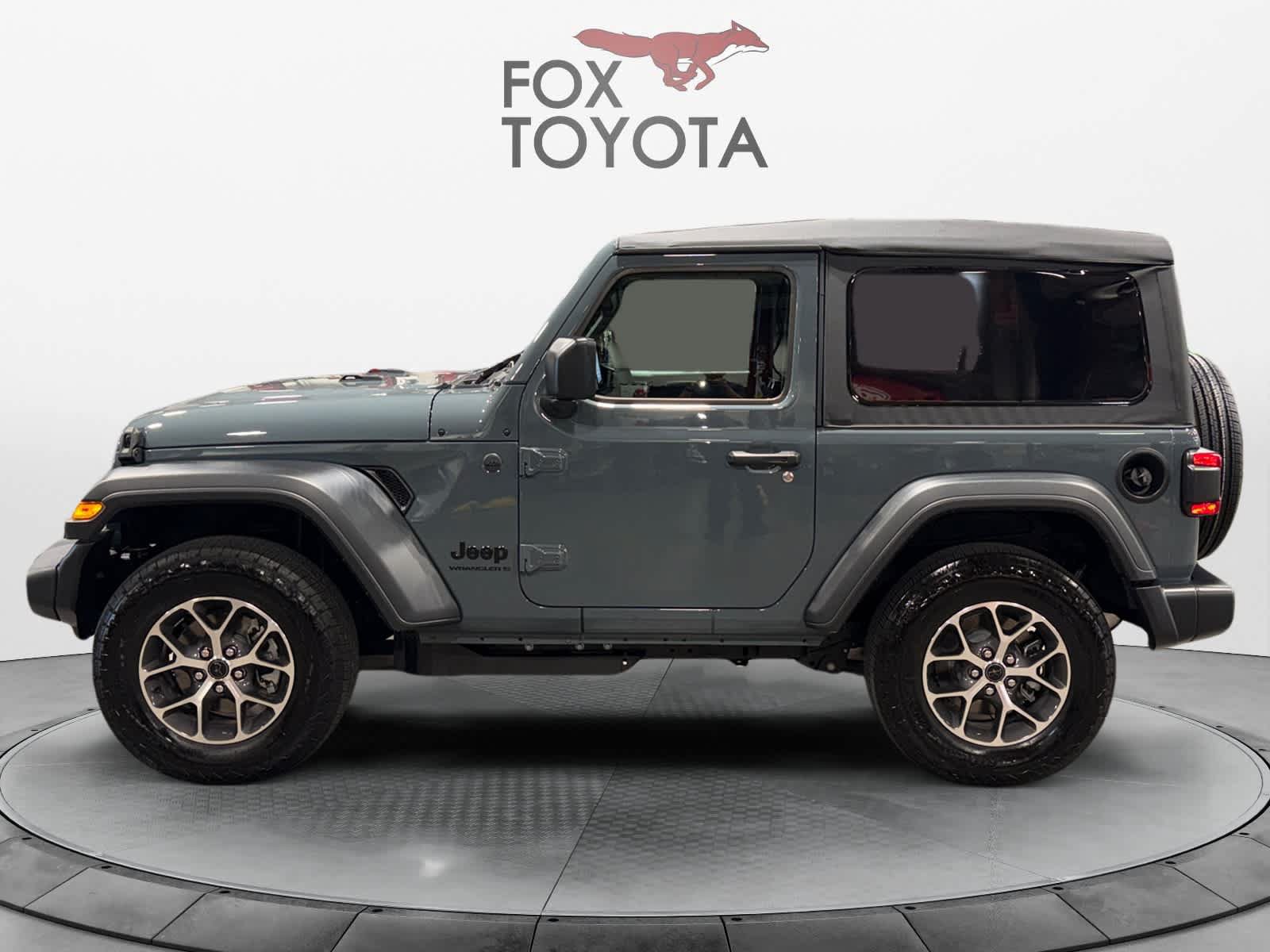 Used 2026 Jeep Wrangler Sport AWD/4WD image 3