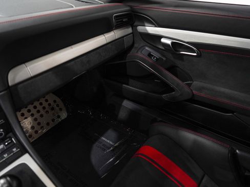 Used 2018 Porsche 911 GT3 RWD image 13