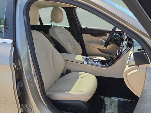 Used 2019 Mercedes-Benz C 300 Sedan image 17