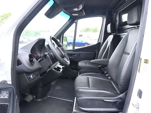 Used 2023 Mercedes-Benz Sprinter 2500 image 16