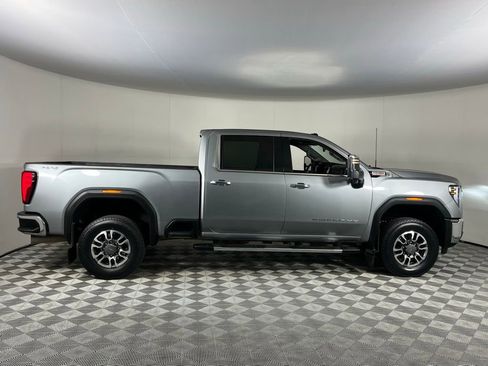 Used 2024 GMC Sierra 3500 SLT w/ SLT Convenience Package image 7
