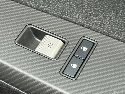 Used 2025 Mitsubishi Outlander SE AWD/4WD image 39