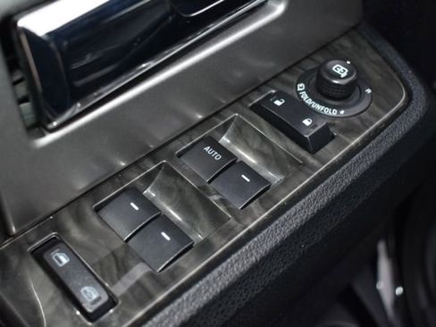 Used 2016 Ford Expedition Limited image 19