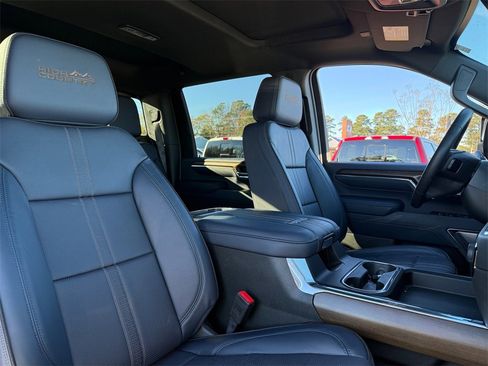 Used 2024 Chevrolet Silverado 2500 High Country image 28