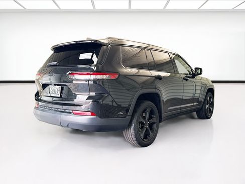 Used 2023 Jeep Grand Cherokee L Laredo RWD image 4