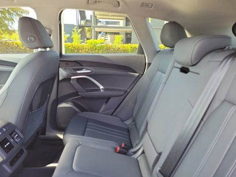 Certified 2025 Audi Q5 Premium w/ Convenience Package AWD/4WD image 11