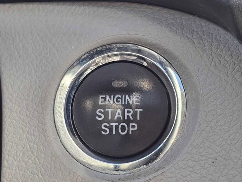 Used 2017 Toyota Sienna XLE image 31