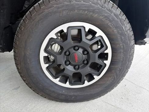 Used 2026 Toyota Tacoma TRD Off-Road AWD/4WD image 8