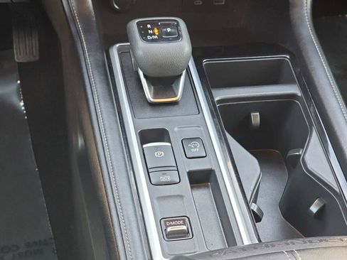 Used 2023 Nissan Pathfinder SV image 21