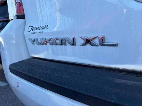 Used 2018 GMC Yukon XL SLE w/ SLE Value Package image 5