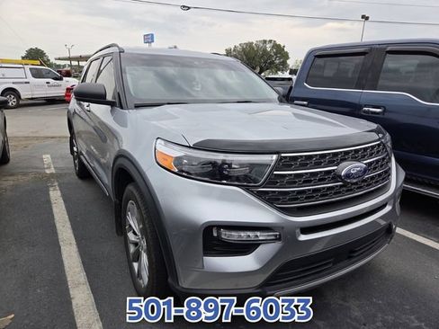 Used 2023 Ford Explorer XLT w/ Equipment Group 202A AWD/4WD image 2