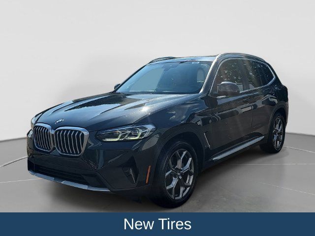 Used 2022 BMW X3 xDrive30i w/ Premium Package 2 (ZPA) AWD/4WD image 4