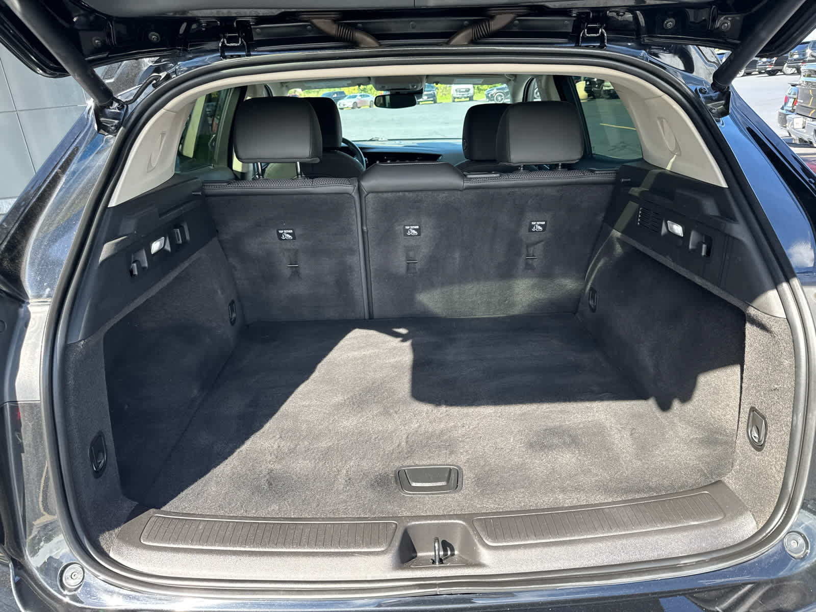 Certified 2022 Buick Envision Preferred AWD/4WD image 14