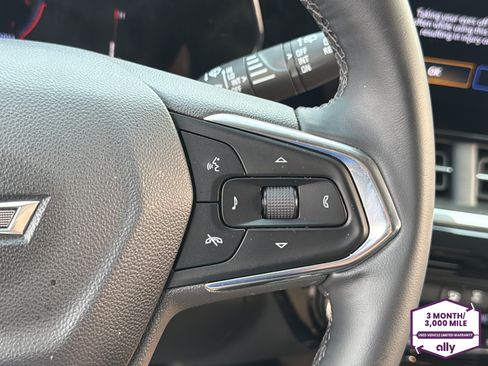 Used 2025 Chevrolet Trax ACTIV w/ Sunroof Package FWD image 17