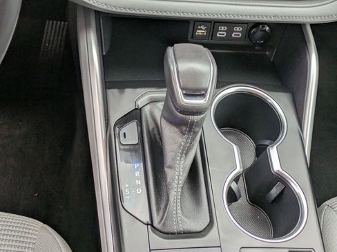 Used 2023 Toyota Highlander LE image 25