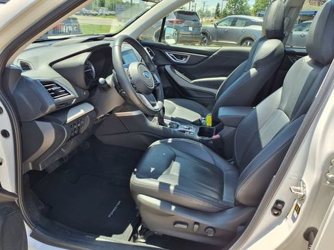 Used 2023 Subaru Forester Limited AWD/4WD image 3