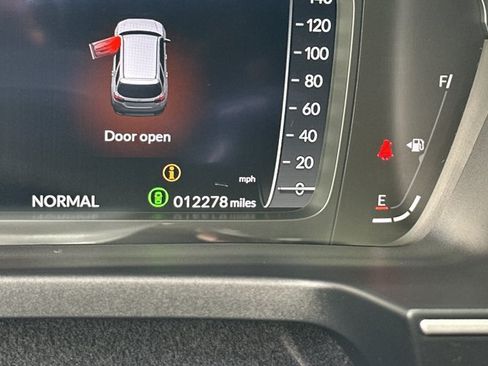 Used 2025 Honda Pilot Elite image 33