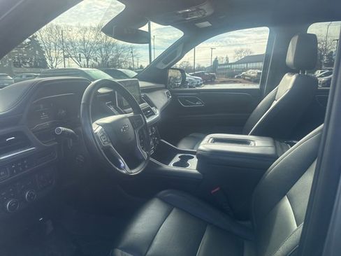 Used 2023 Chevrolet Suburban Z71 w/ Luxury Package image 8