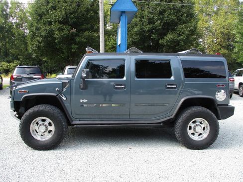 Used 2005 HUMMER H2 w/ Preferred Equipment Group AWD/4WD image 2
