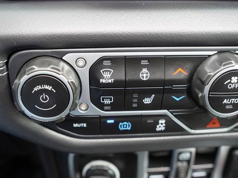 Certified 2025 Jeep Wrangler Unlimited Sahara w/ Safety Group image 29