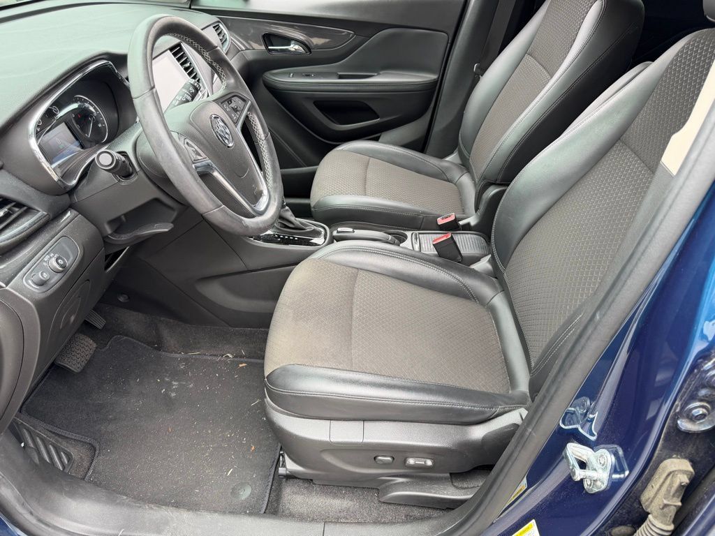 Used 2020 Buick Encore Preferred w/ Safety Package FWD image 23