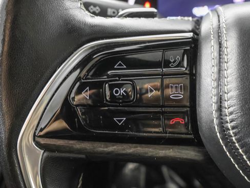 Used 2022 Jeep Grand Cherokee Overland w/ Luxury Tech Group IV image 29