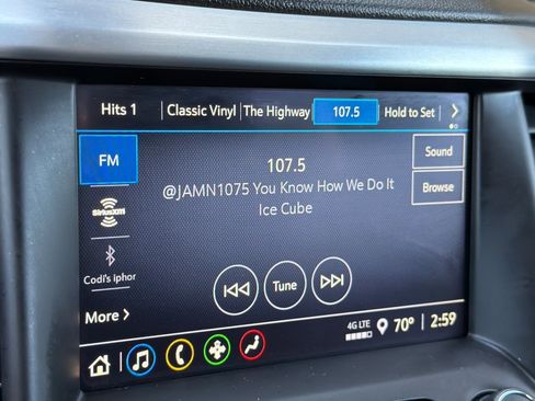 Used 2022 GMC Acadia SLE FWD image 18