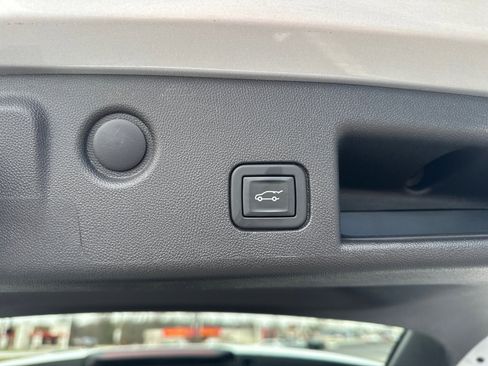 Used 2022 Chevrolet Equinox LT image 19