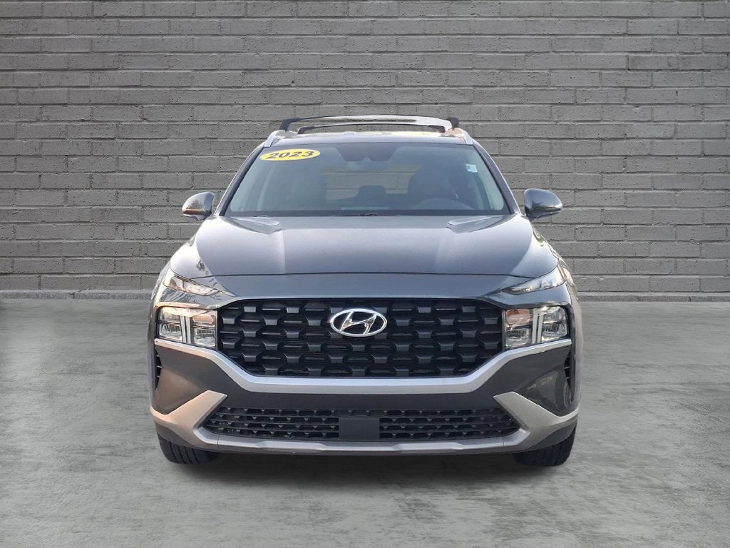 Used 2023 Hyundai Santa Fe SEL FWD image 2