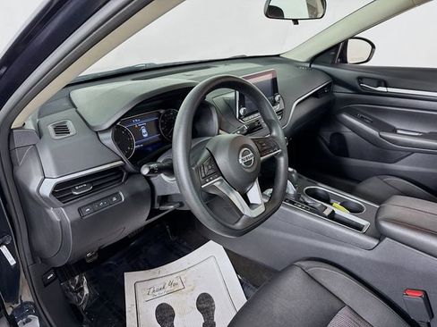 Used 2022 Nissan Altima 2.5 SV image 9