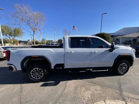Used 2025 GMC Sierra 3500 SLE image 2
