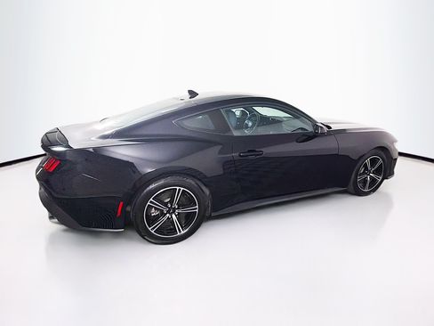 Used 2025 Ford Mustang Coupe RWD image 10