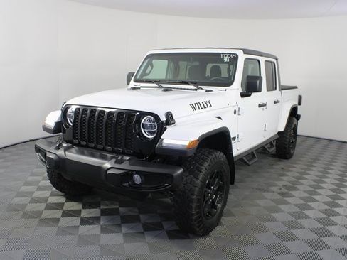 Used 2022 Jeep Gladiator Willys image 21